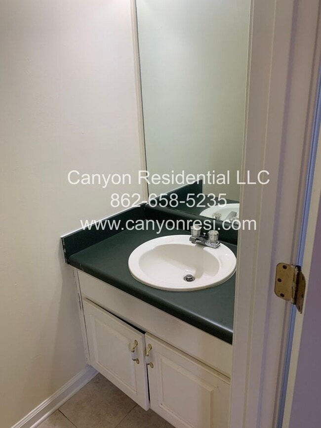 Foto del edificio - 125 Bay Ct Dr