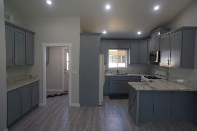 kitchen - 5607 Blackwelder St