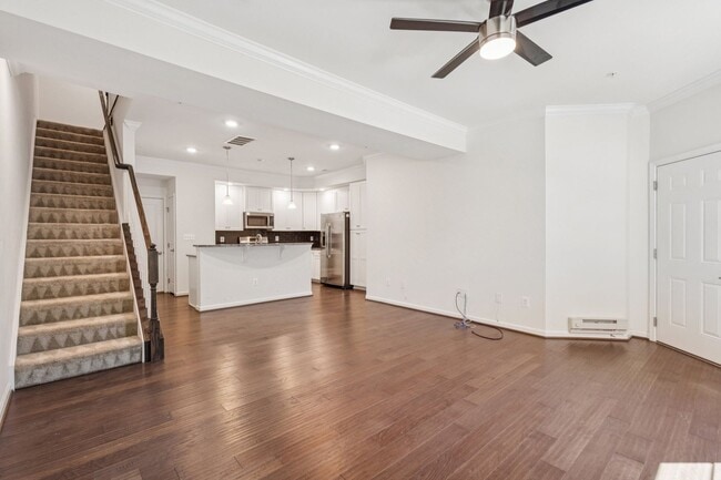 Foto del edificio - Welcome to this stunning 3-bedroom, 2.5-ba...