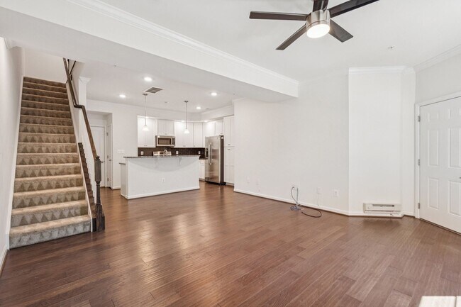 Building Photo - Welcome to this stunning 3-bedroom, 2.5-ba...