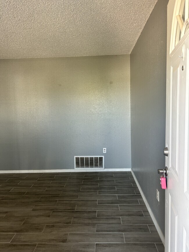 Foto del edificio - 11568 Tony Ponce Dr