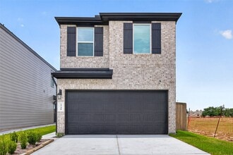Building Photo - 1738 Revolution Way