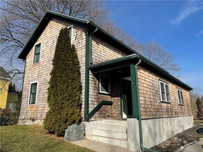 Building Photo - 102 3rd Beach Rd