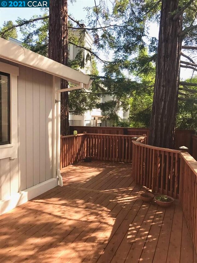 Foto del edificio - 622 Ahwahnee Ct