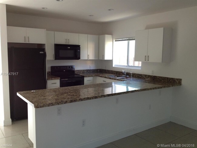 Building Photo - 2 br, 2 bath  - 453 NE 68th St # 45