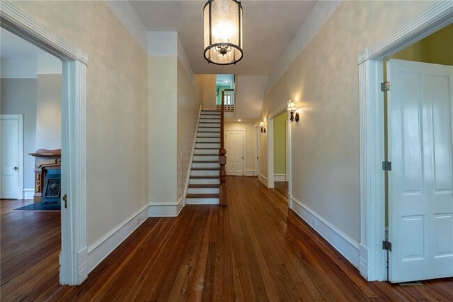 Foto del edificio - 765 Woodland Ave SE