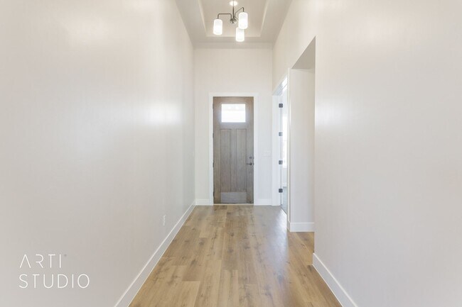 Building Photo - Very Nice 4 Bedroom, 2 Bathroom Home in Ri...