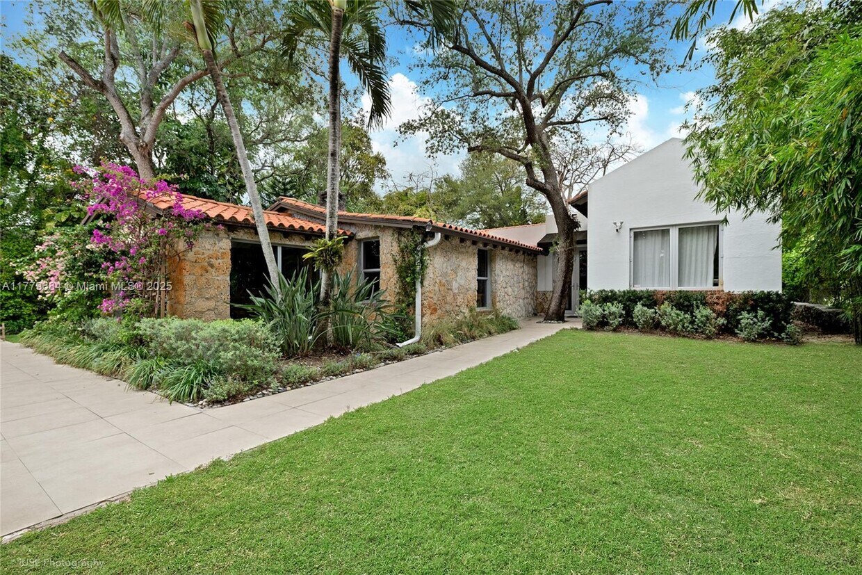 Primary Photo - 6811 Sunset Dr