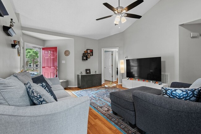 Building Photo - Modern 3bed/2ba Ranch style home in Popes ...