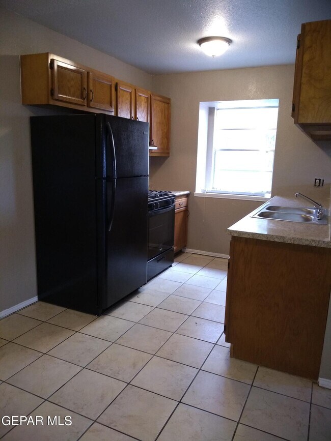 Building Photo - 3119 Voss Dr