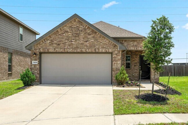 Building Photo - 5806 Longhorn Run Ln