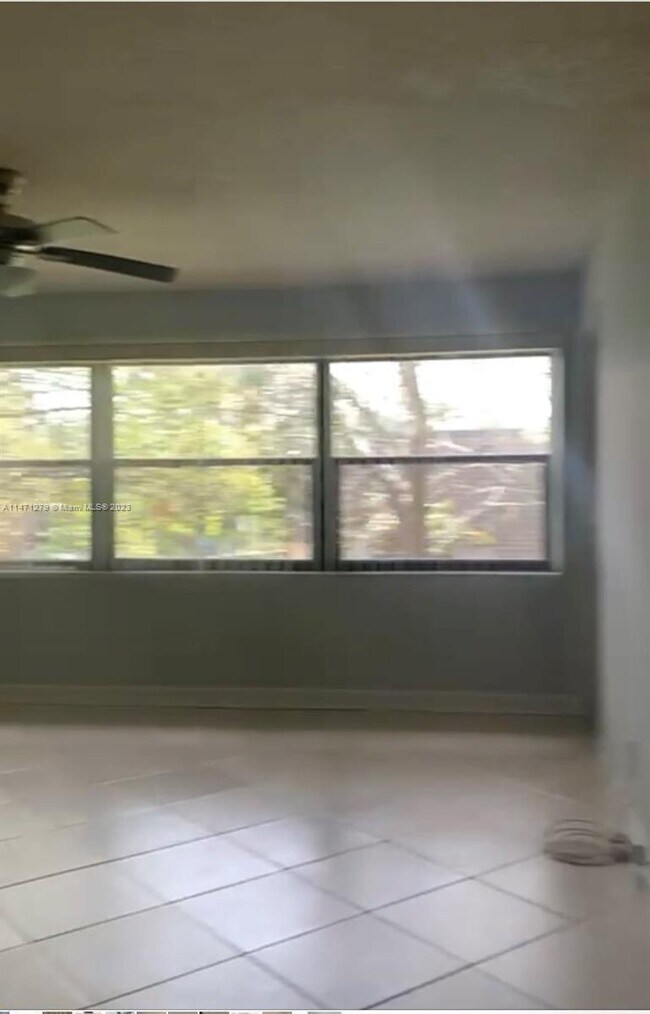 Foto del edificio - 2906 SW 21st Terrace