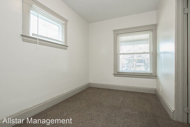 Foto del edificio - 3341 W 84th St