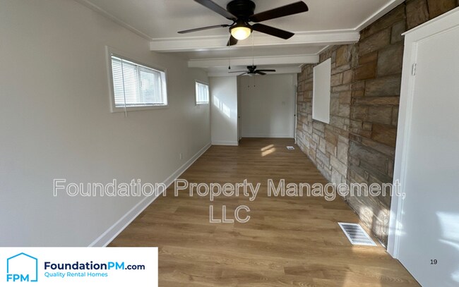 Foto del edificio - 1736 South Parkway East