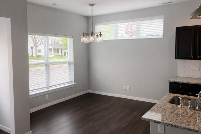 Foto del edificio - Spacious 3BR / 2.5BA Townhome with Private Rooftop Retreat