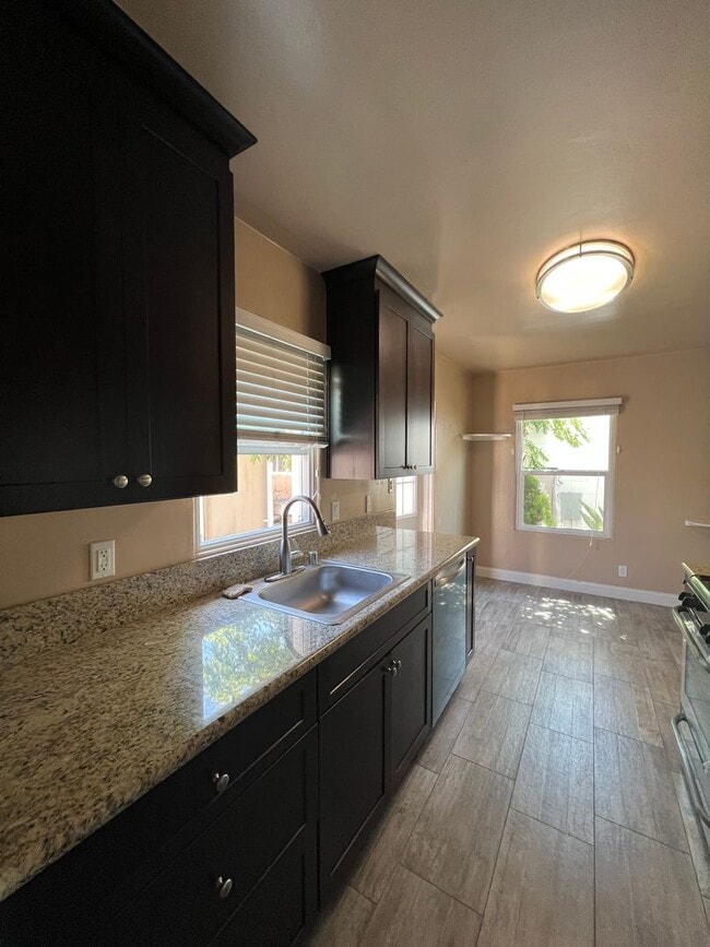 Building Photo - La Mesa Multi