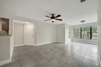 Building Photo - 2926 S University Dr