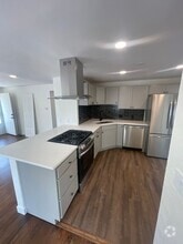 Building Photo - 2705 Wren Dr
