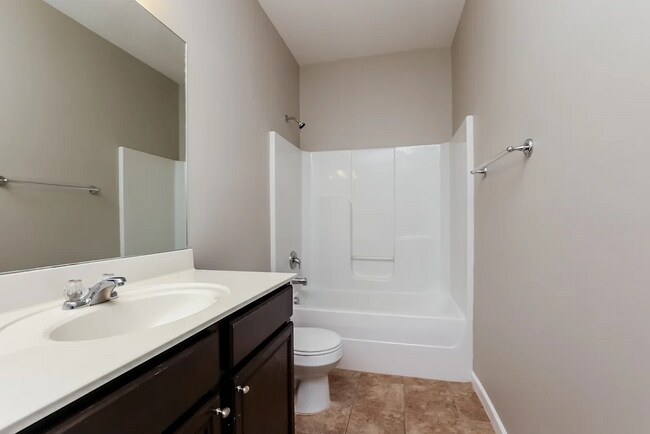 Foto del edificio - 4331 Silver Oaks Dr