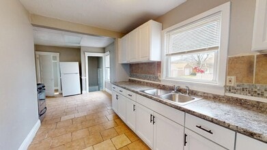 Building Photo - 6011 Pear Ave