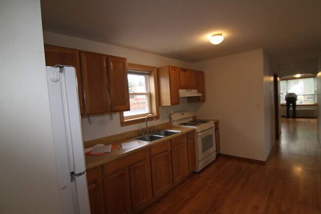 Foto del edificio - 6552 W HIGGINS Ave