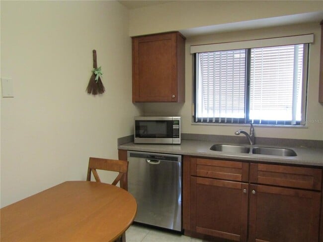 Building Photo - 5235 Willow Links