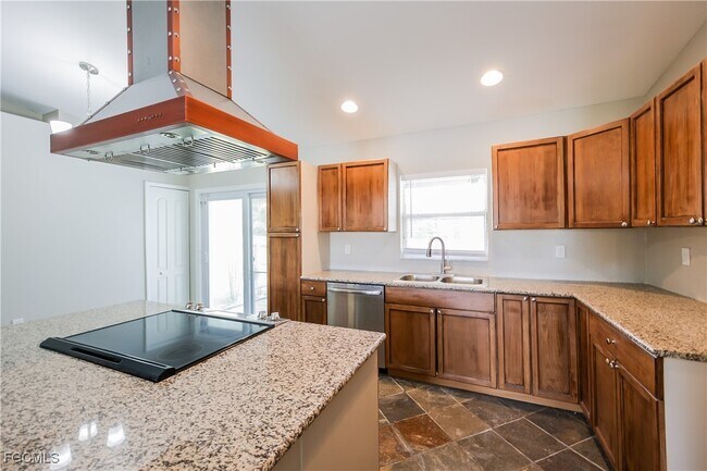 Foto del edificio - 3001 38th St W