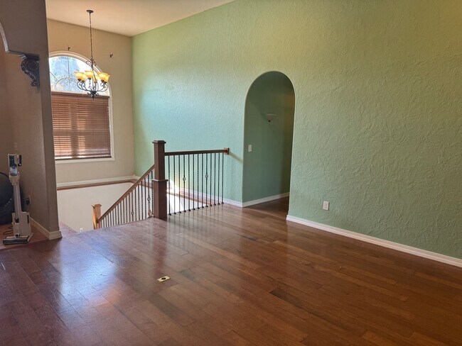 Building Photo - 5 Bedroom | 3 Bathroom | 3 Car Garage | Wa...