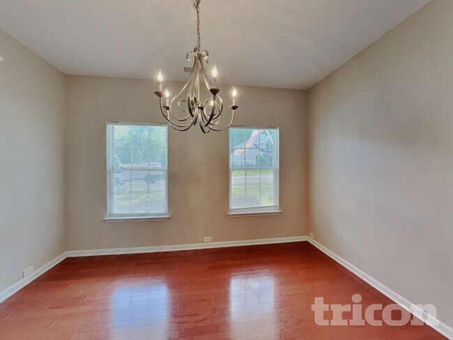 Foto del edificio - 4236 Glenmore Creek Dr