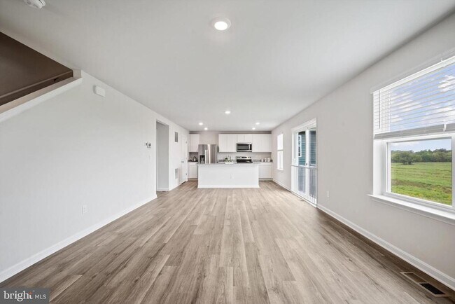 Building Photo - 116 Woodford Dr