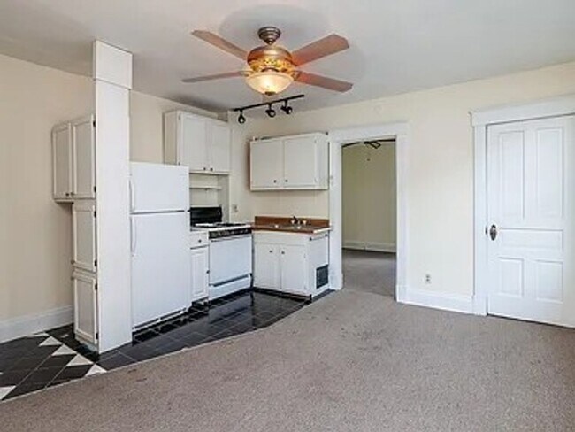 Building Photo - 2318 Chickasaw St