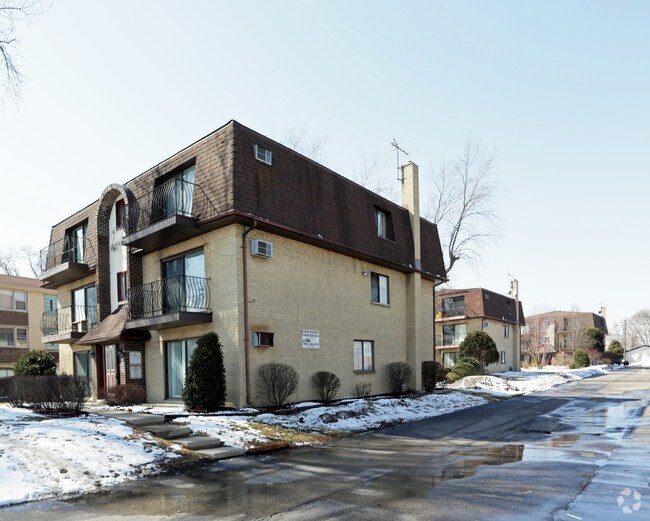 Building Photo - 1054 S York Rd