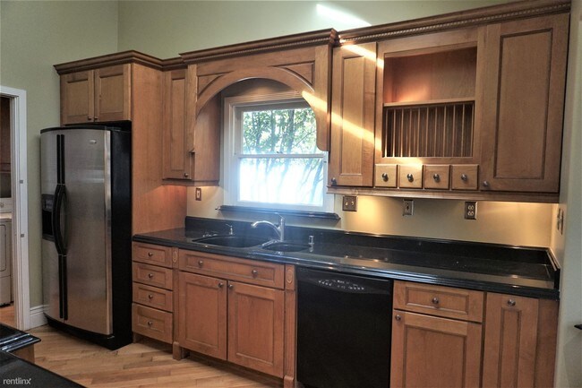 Foto del edificio - 3 br, 1 bath House - 1213 10th Ave