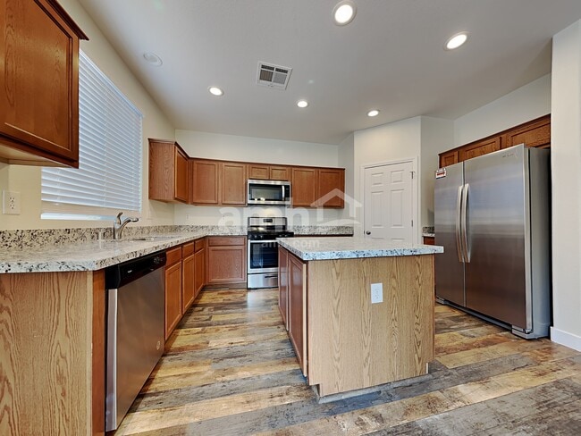 Foto del edificio - 7956 Dell Ridge Ave.