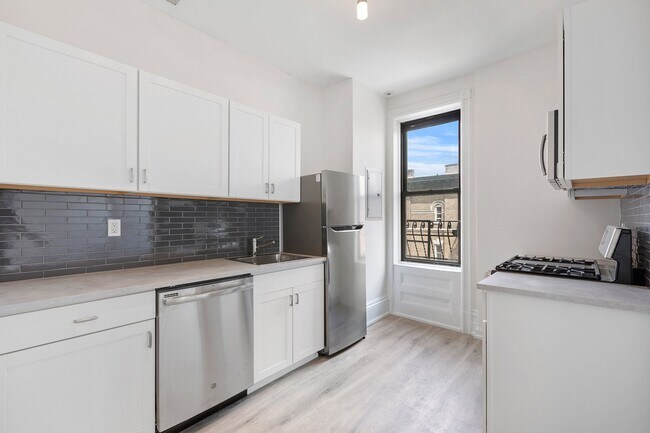 Foto del edificio - 251 10th St