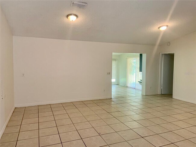 Building Photo - 6848 Rubens Ct