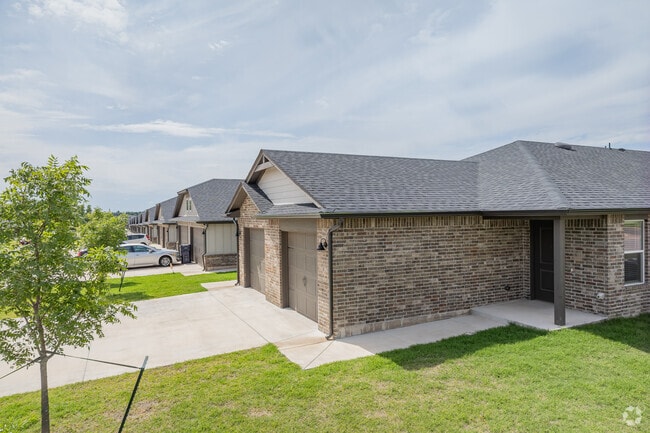 Building Photo - Chisholm Creek