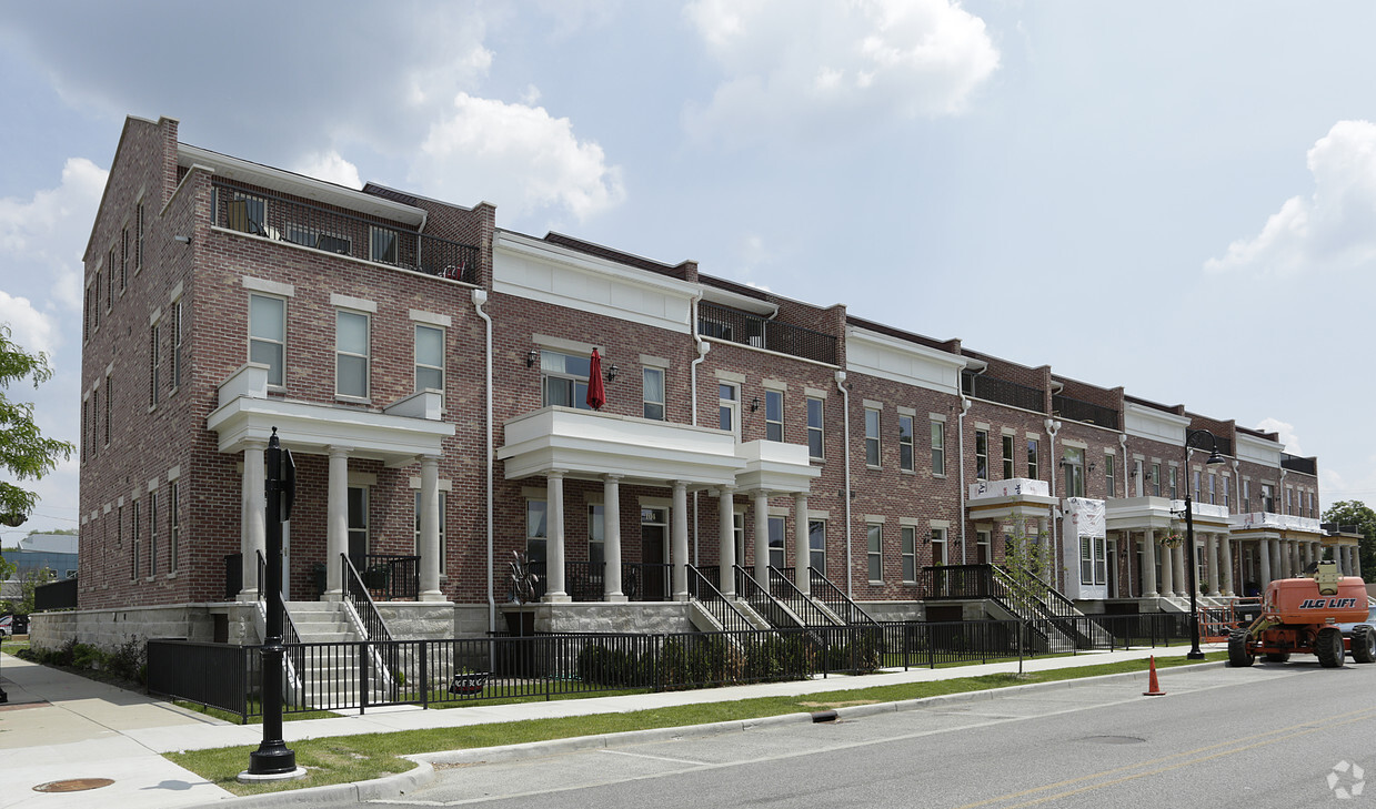 Primary Photo - River Race Townhomes