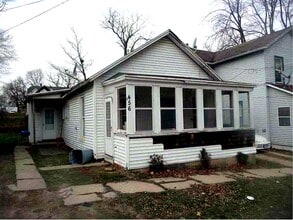 Building Photo - 456 S Benton Ave