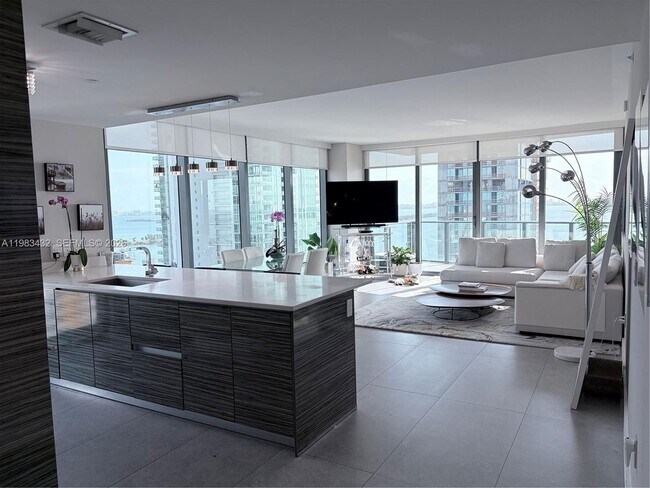 Foto del edificio - 460 NE 28th St