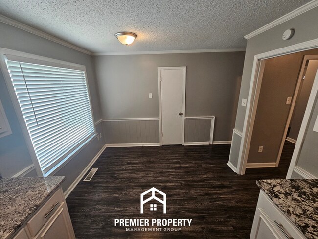 Foto del edificio - Luxury Germantown Living | 3BR/2BA in Poplar Estates | Houston High District