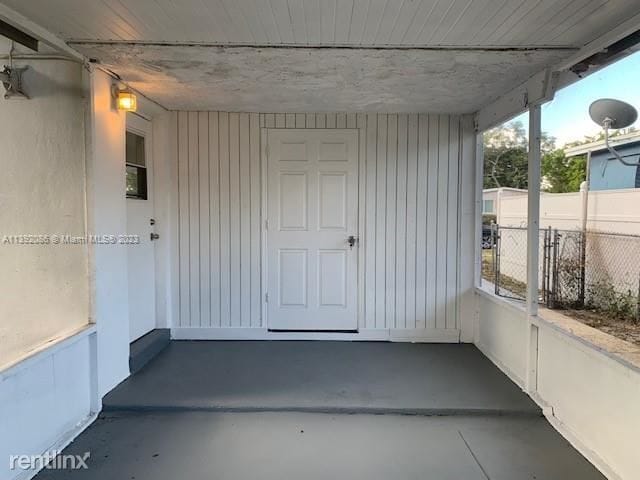 Building Photo - 3 br, 3.5 bath House - 4221 SW 39th St # 0