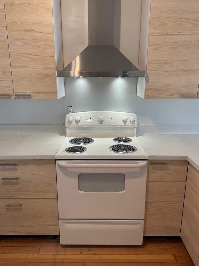 Building Photo - 608 California St