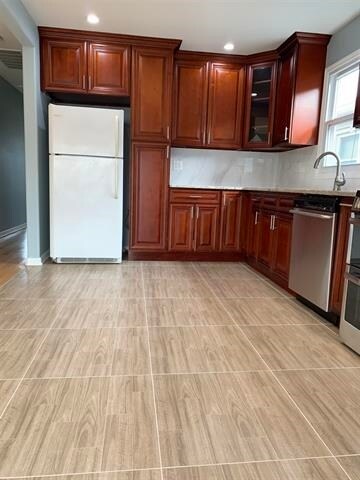 Foto del edificio - 33 E 51st St
