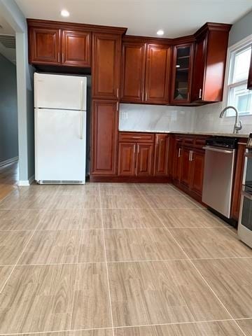 Building Photo - 33 E 51st St