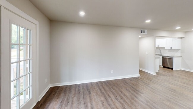 Interior Photo - Crystal at Harwell, LLC