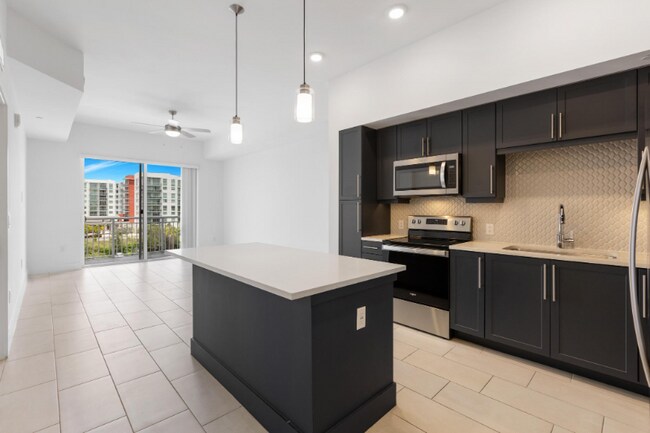 Building Photo - 10540 NW 78th St