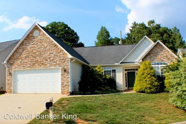 Primary Photo - 3 br, 2 bath House - 46 Summer Meadow Rd.