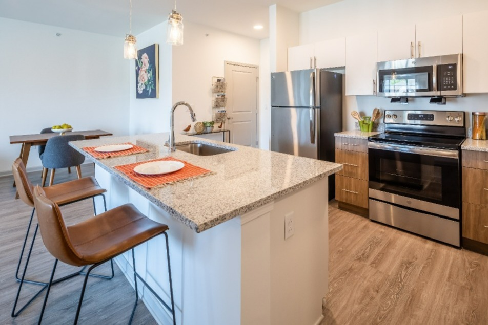 Foto principal - Edgewater Apartments and Townhomes