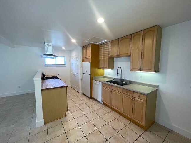 Building Photo - 3265 Somis Rd